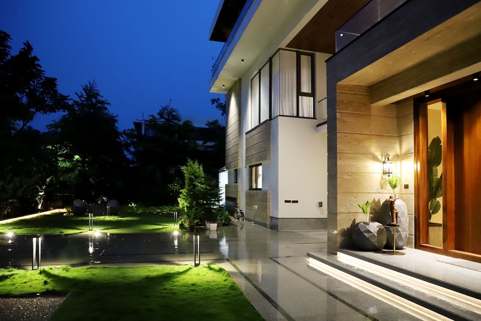 Outdoor Lighting by My Power Care KL